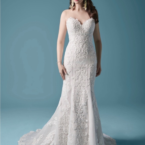 Maggie Sottero wedding dress model # 20MS683 . - Picture 4 of 8